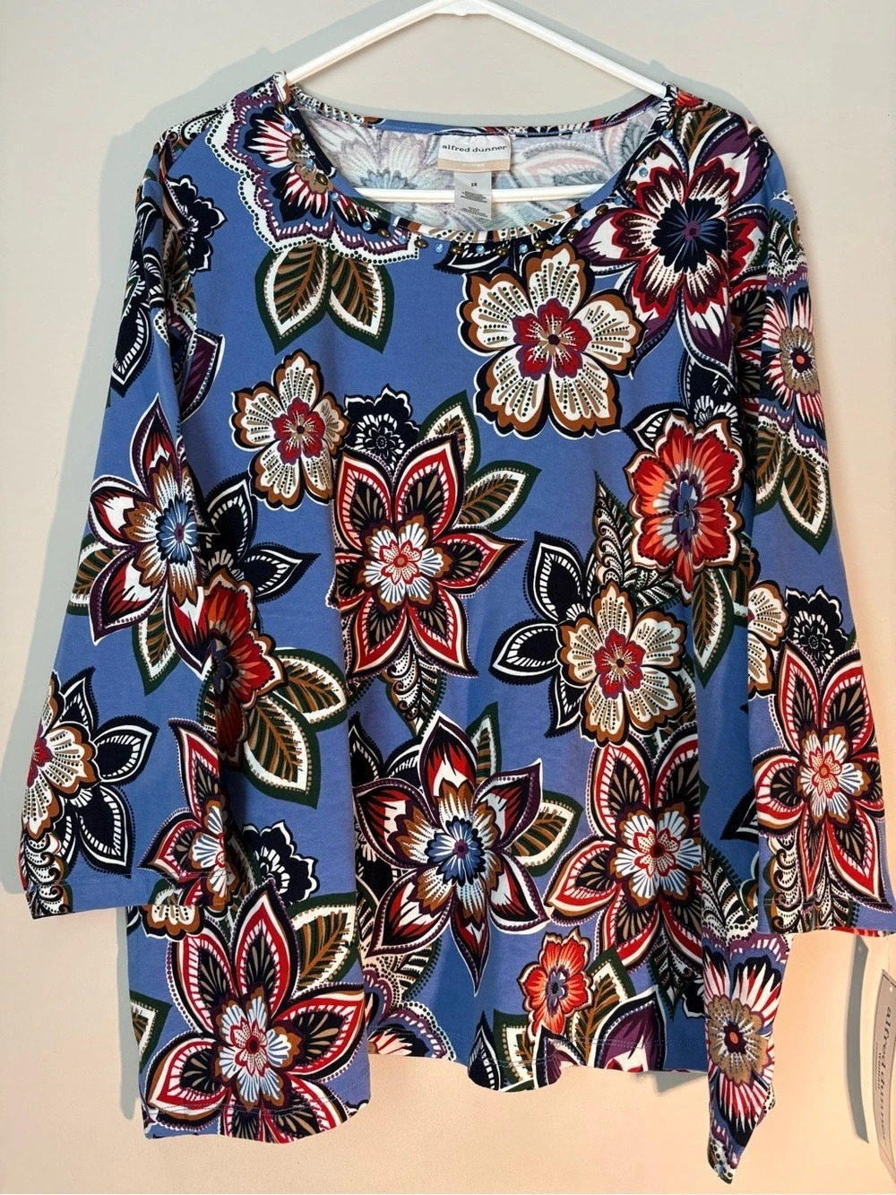 Alfred Dunner Out Of The Blue Floral Embellished Top Blue 2X Brand New #0137